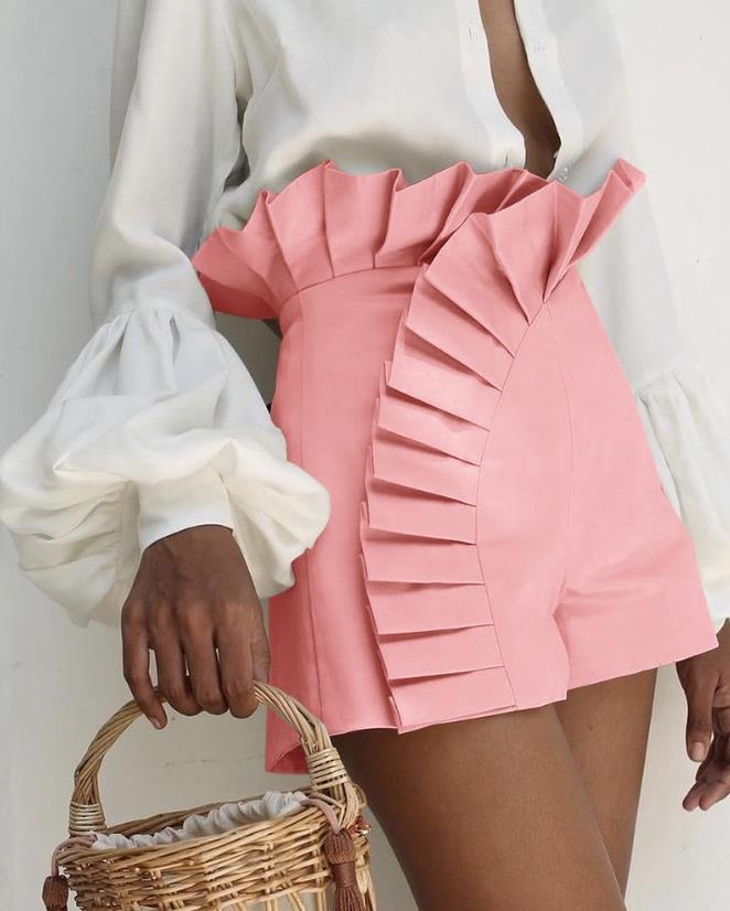 Pantalones cortos elegantes con volantes